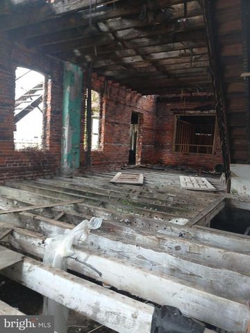 327-329 PENNELL ST ALY, Chester, PA 19013