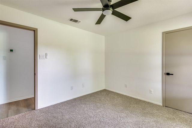 402 Country Meadow Drive, Mansfield, TX 76063