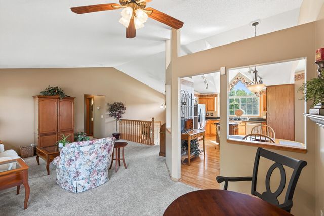 893 Marnie Circle S, Maplewood, MN 55119
