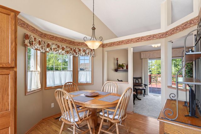 893 Marnie Circle S, Maplewood, MN 55119