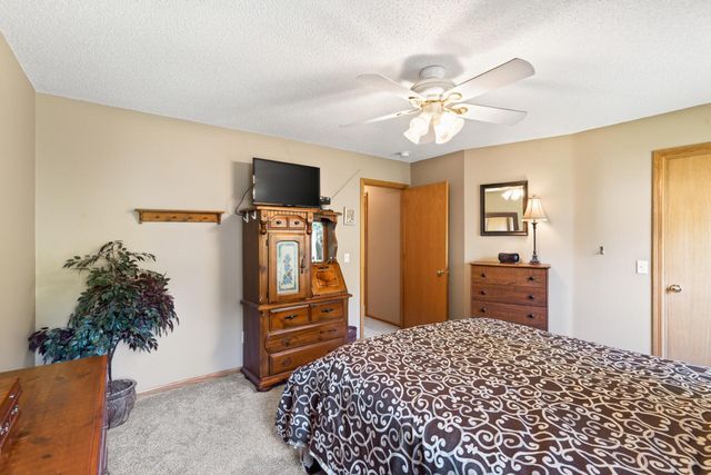 893 Marnie Circle S, Maplewood, MN 55119