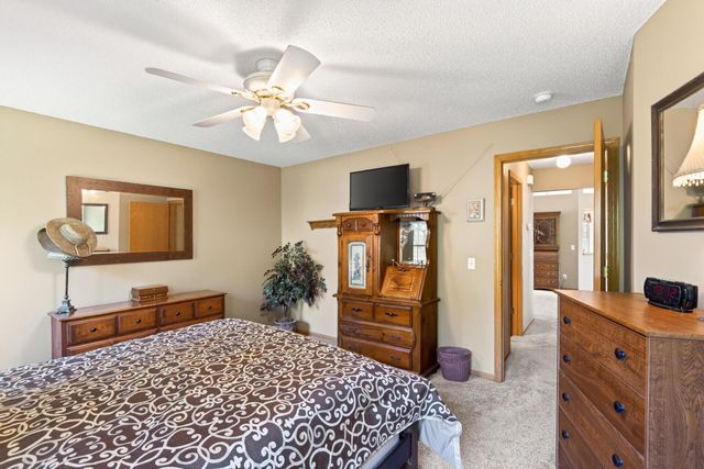 893 Marnie Circle S, Maplewood, MN 55119