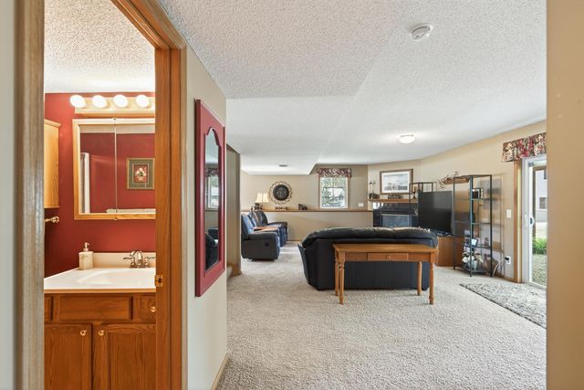 893 Marnie Circle S, Maplewood, MN 55119