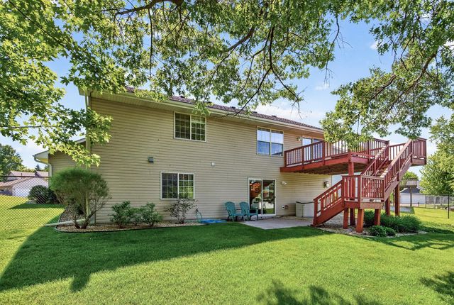 893 Marnie Circle S, Maplewood, MN 55119