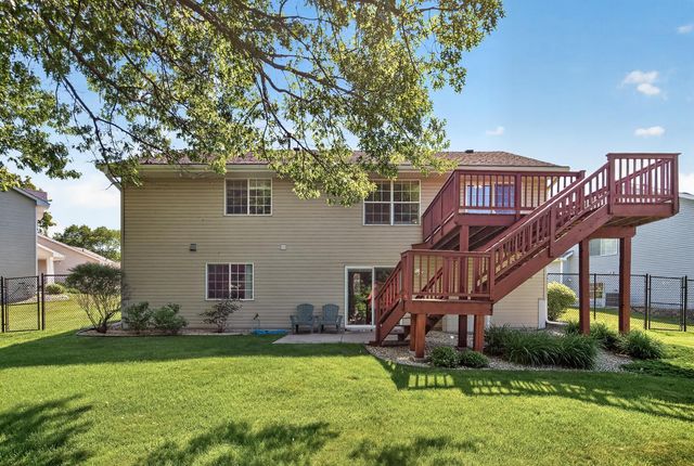 893 Marnie Circle S, Maplewood, MN 55119