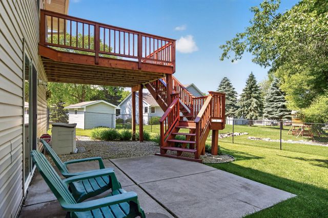 893 Marnie Circle S, Maplewood, MN 55119