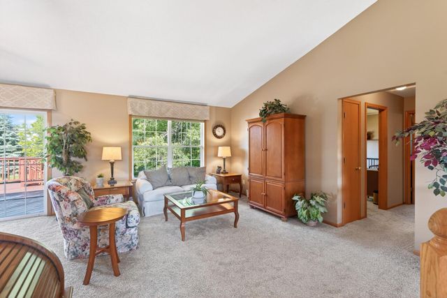 893 Marnie Circle S, Maplewood, MN 55119