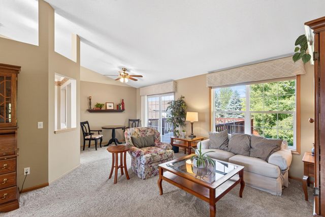 893 Marnie Circle S, Maplewood, MN 55119