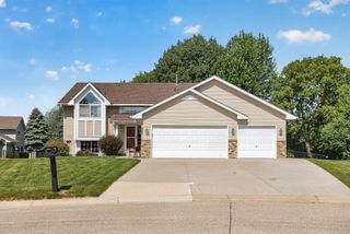 893 Marnie Circle S, Maplewood, MN 55119