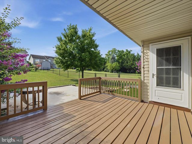 11470 NICOLE DR, Greencastle, PA 17225