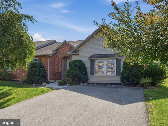 11470 NICOLE DR, Greencastle, PA 17225