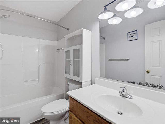 11470 NICOLE DR, Greencastle, PA 17225