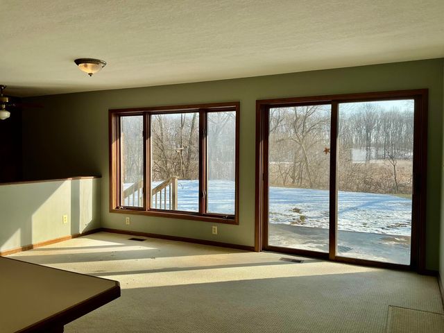 7551 Dobson Road, Jonesville, MI 49250