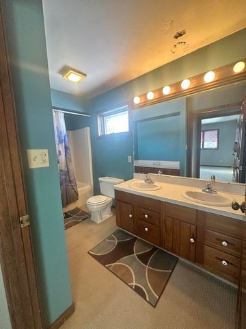 7551 Dobson Road, Jonesville, MI 49250