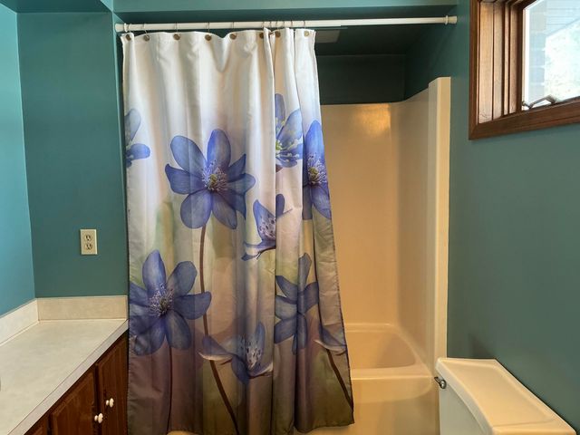 7551 Dobson Road, Jonesville, MI 49250