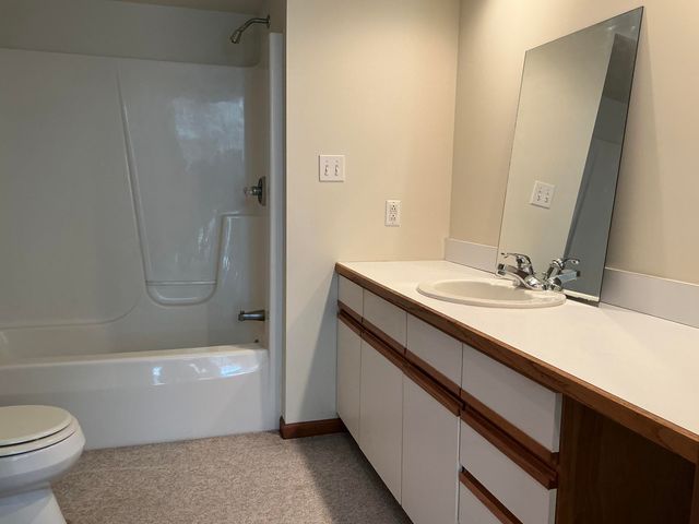 7551 Dobson Road, Jonesville, MI 49250