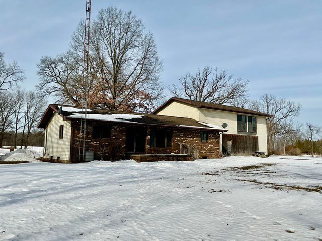 7551 Dobson Road, Jonesville, MI 49250