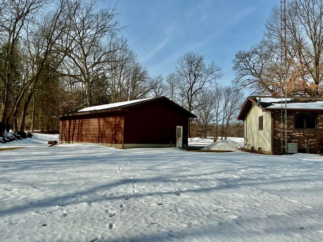 7551 Dobson Road, Jonesville, MI 49250
