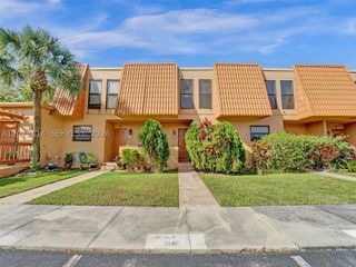 9148 Limetree Ln 181, Pembroke Pines, FL 33024