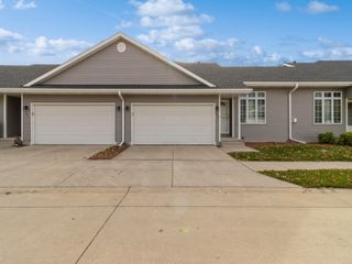 953 Robin Circle, Altoona, IA 50009