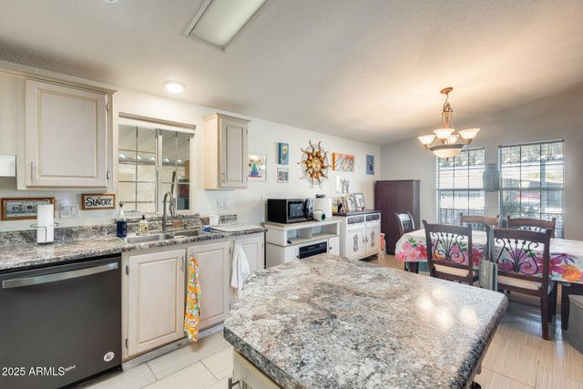 120 N VAL VISTA Drive 186, Mesa, AZ 85213