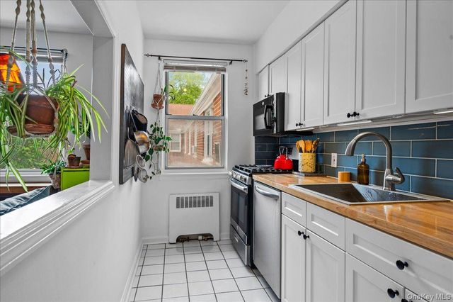 9 Bryant Crescent 2F, White Plains, NY 10605