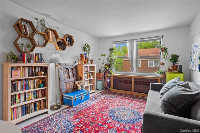 9 Bryant Crescent 2F, White Plains, NY 10605