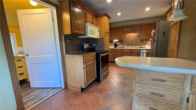 3227 Marsh Avenue, Kansas City, MO 64129