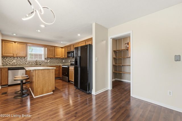 11501 Halifax Dr, Louisville, KY 40245