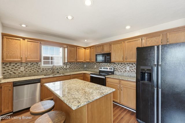 11501 Halifax Dr, Louisville, KY 40245