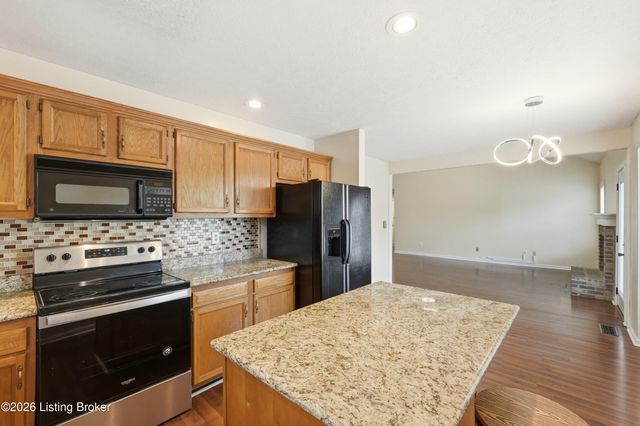 11501 Halifax Dr, Louisville, KY 40245