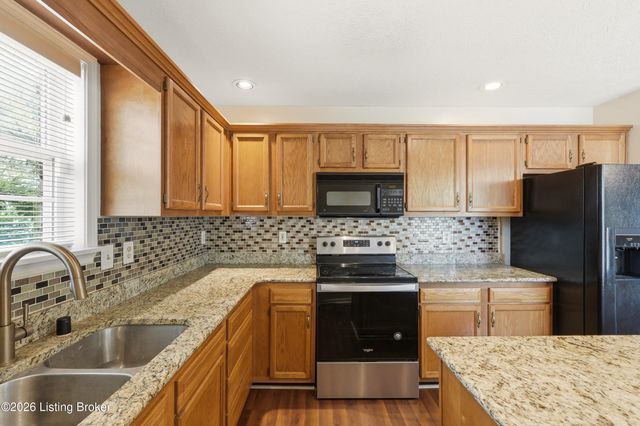 11501 Halifax Dr, Louisville, KY 40245