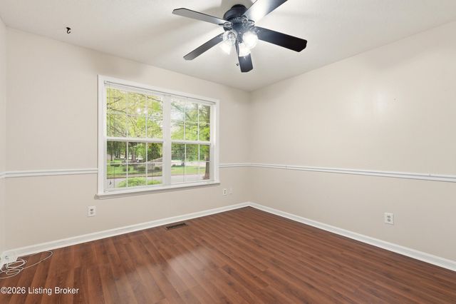 11501 Halifax Dr, Louisville, KY 40245