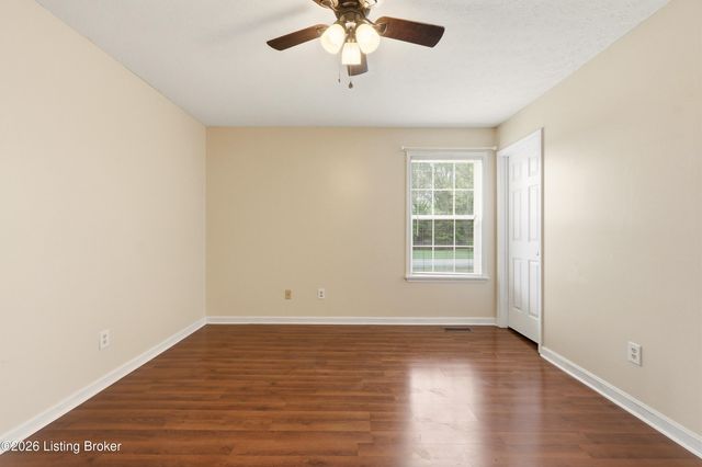 11501 Halifax Dr, Louisville, KY 40245