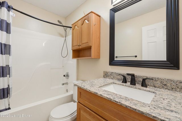 11501 Halifax Dr, Louisville, KY 40245