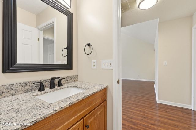 11501 Halifax Dr, Louisville, KY 40245