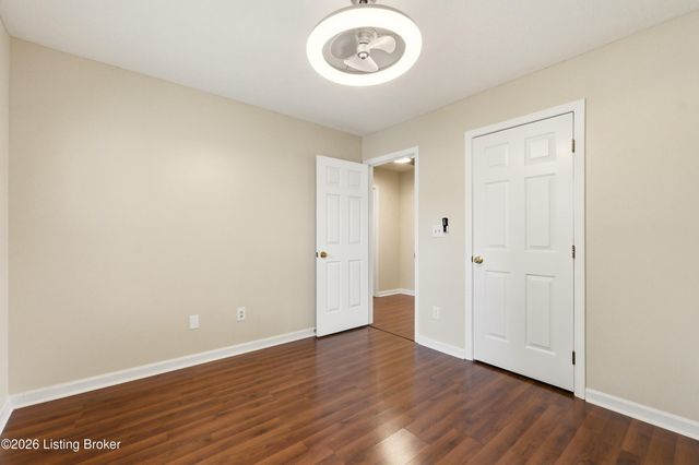 11501 Halifax Dr, Louisville, KY 40245