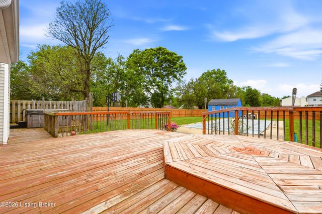 11501 Halifax Dr, Louisville, KY 40245