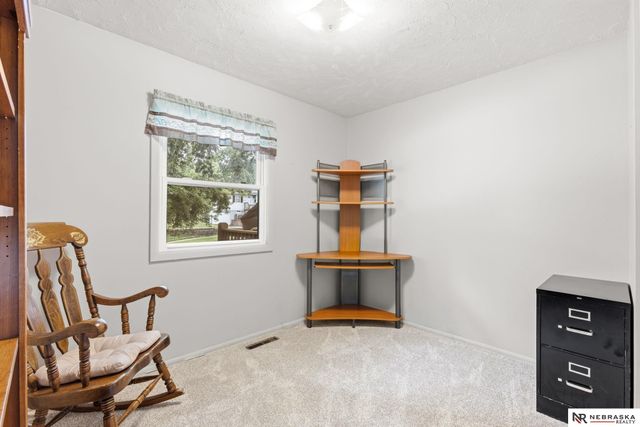 12330 B Street, Omaha, NE 68144