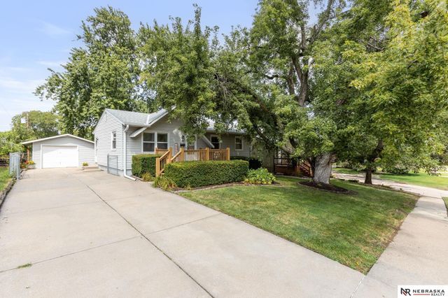 12330 B Street, Omaha, NE 68144