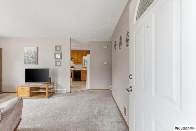 12330 B Street, Omaha, NE 68144