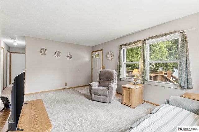 12330 B Street, Omaha, NE 68144