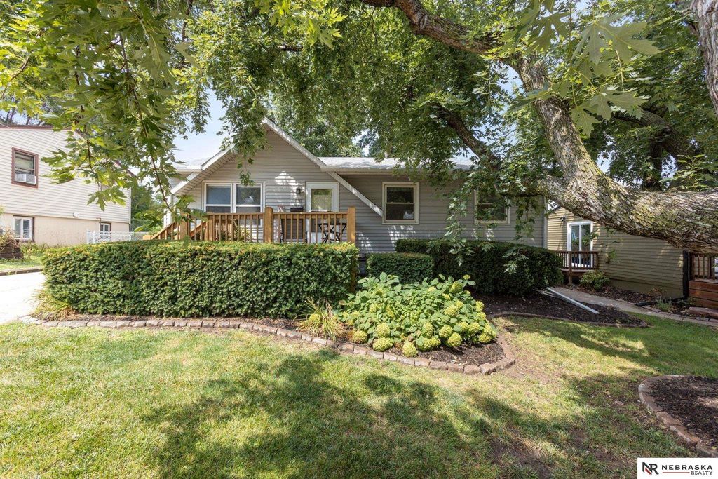 12330 B Street, Omaha, NE 68144