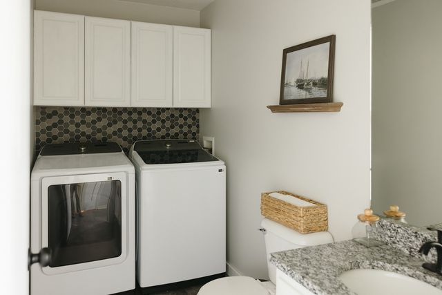 15423 Aurora Avenue, Urbandale, IA 50323