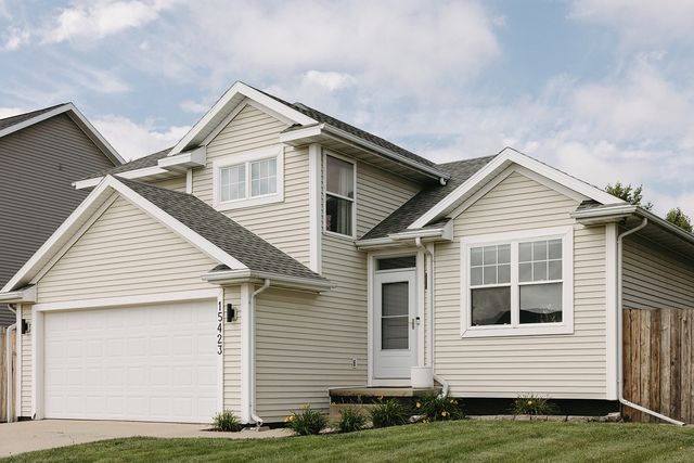15423 Aurora Avenue, Urbandale, IA 50323