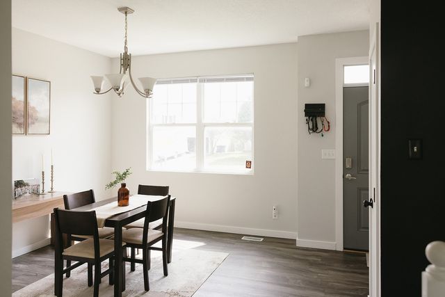 15423 Aurora Avenue, Urbandale, IA 50323