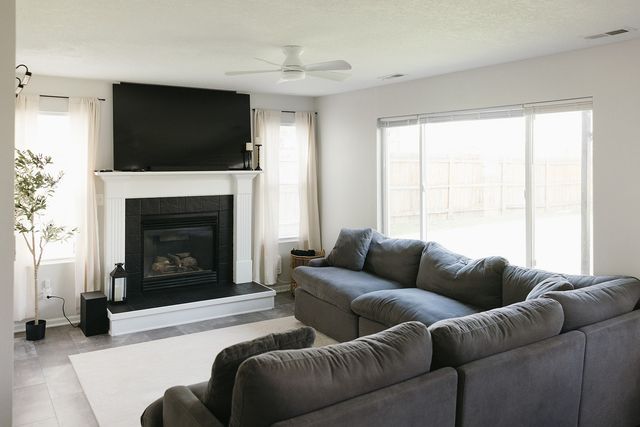 15423 Aurora Avenue, Urbandale, IA 50323