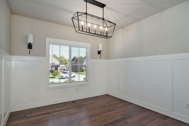 1419 N Rich Hill Circle, Nixa, MO 65714