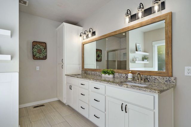 1419 N Rich Hill Circle, Nixa, MO 65714