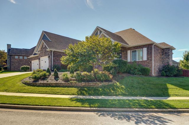 1419 N Rich Hill Circle, Nixa, MO 65714